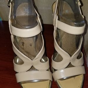 Platform strappy shoes